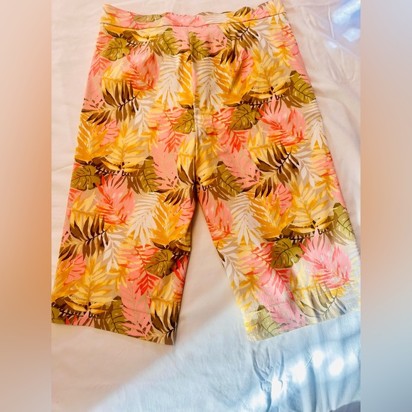 Beachy capris - Picture 2 of 8